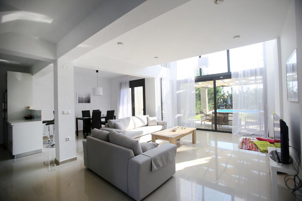 Sunny Sani Luxury Villas ห้อง รูปภาพ
