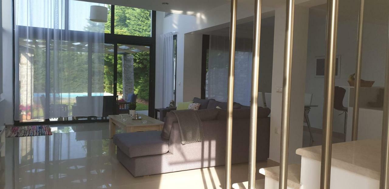 Sunny Sani Luxury Villas ภายนอก รูปภาพ