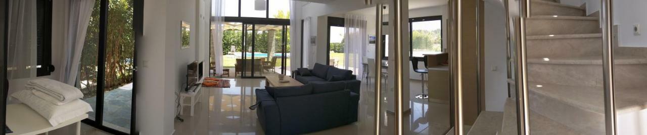 Sunny Sani Luxury Villas ภายนอก รูปภาพ